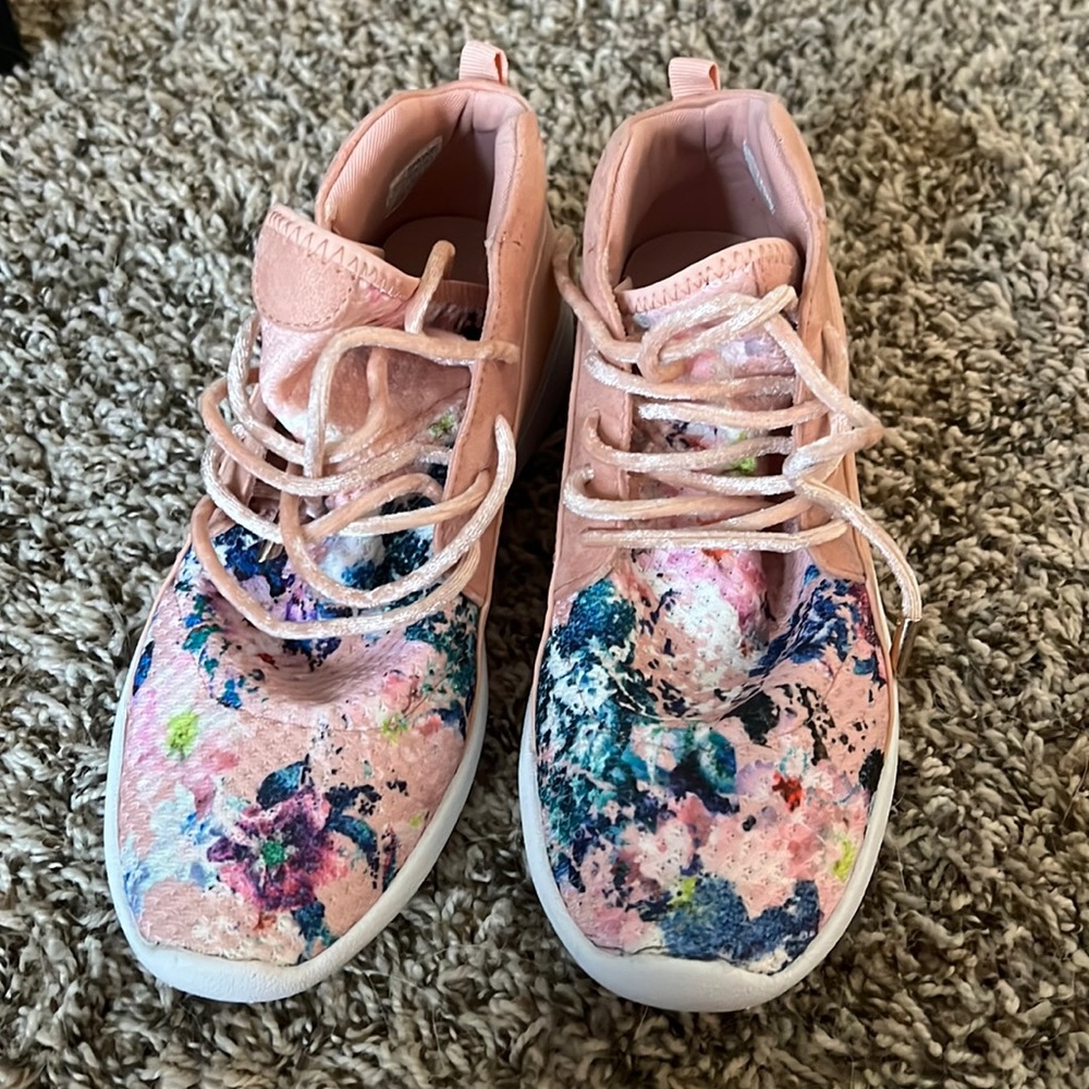 Call it spring floral tennis shoes